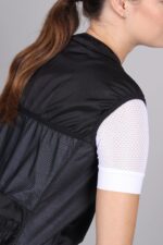 COLETE CORTA VENTO MAURO RIBEIRO NEW ONE BLACK  FEM - Imagem 4